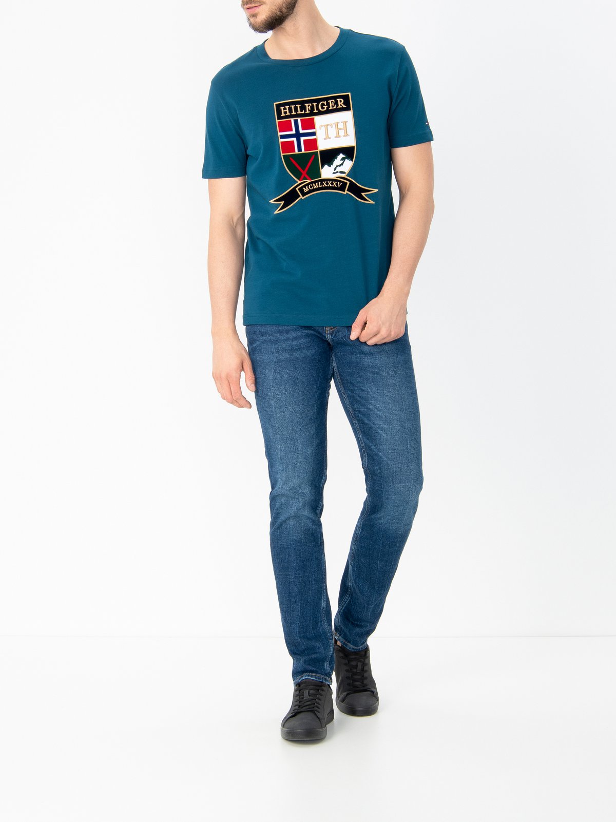 tommy hilfiger t shirt outfit