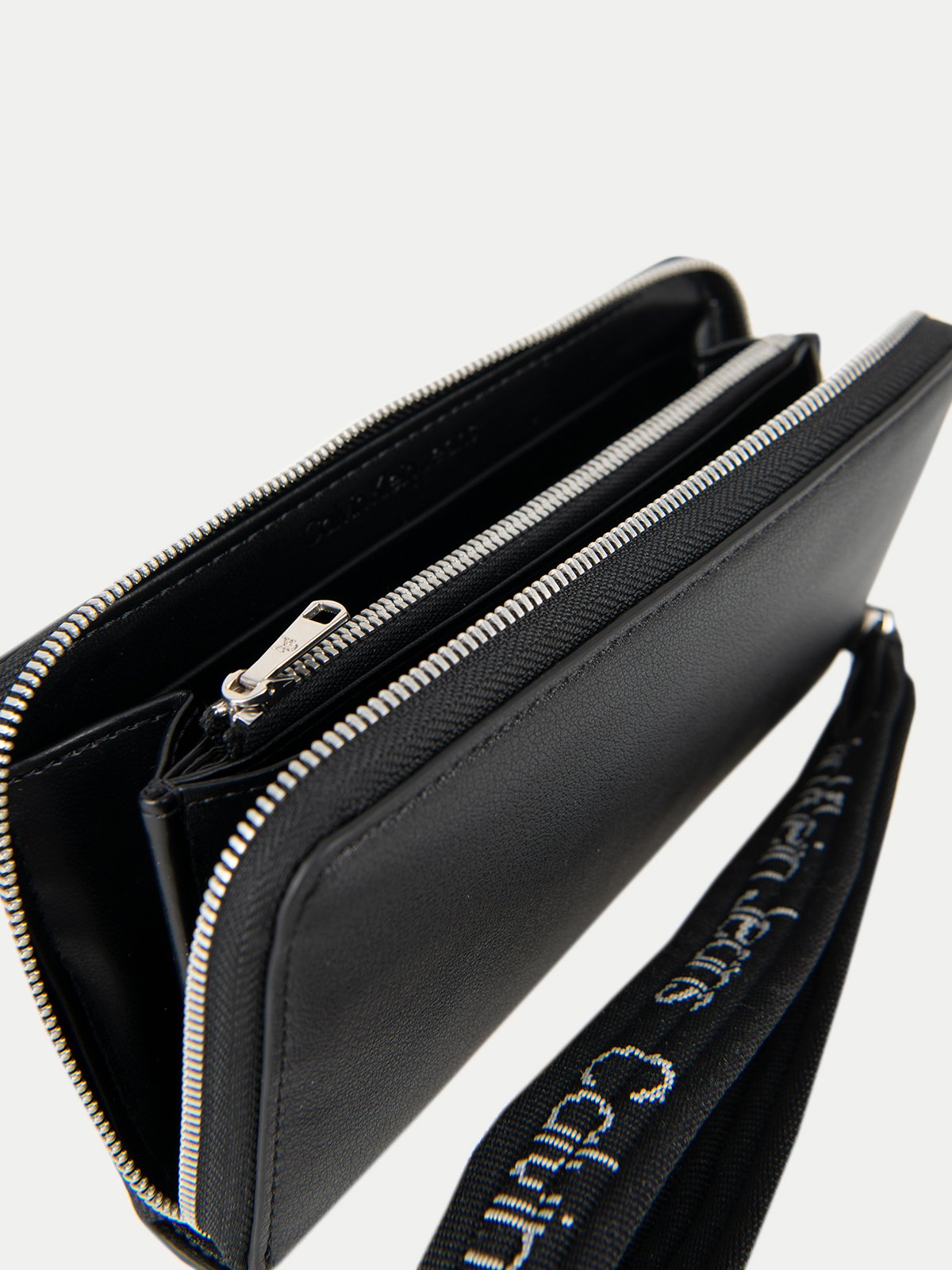 Calvin klein black women's wallet new arrivals