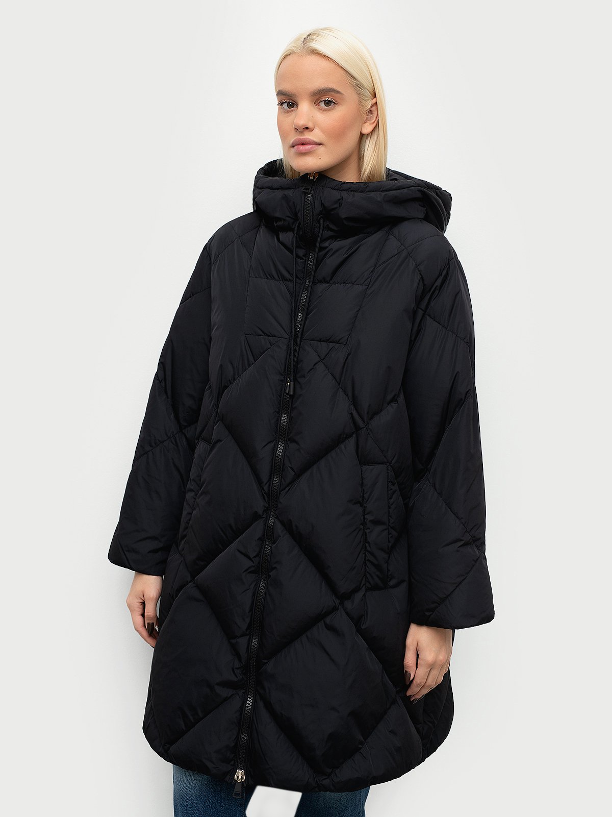 WEEKEND MaxMara Down coat MIA in black